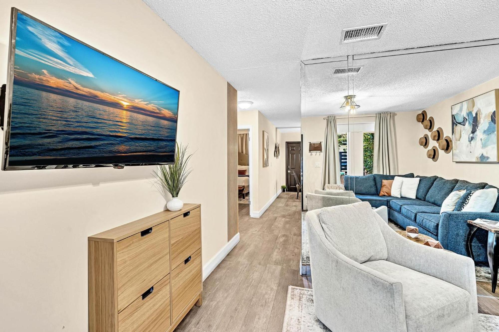 Estelo'S Place - Modern Townhouse With King Bed, Only 5 Min From The Airport! Miami Exterior photo