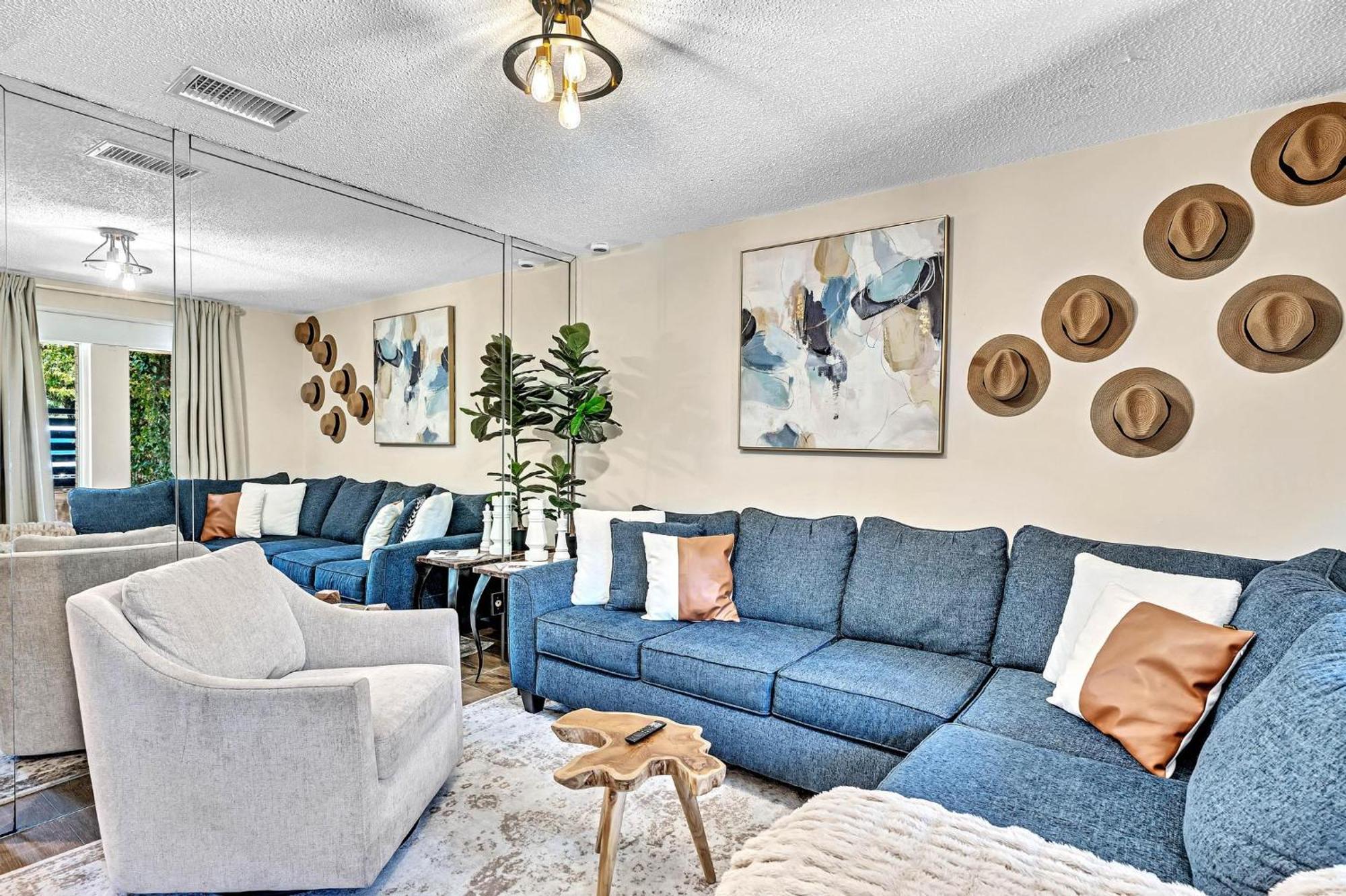Estelo'S Place - Modern Townhouse With King Bed, Only 5 Min From The Airport! Miami Exterior photo